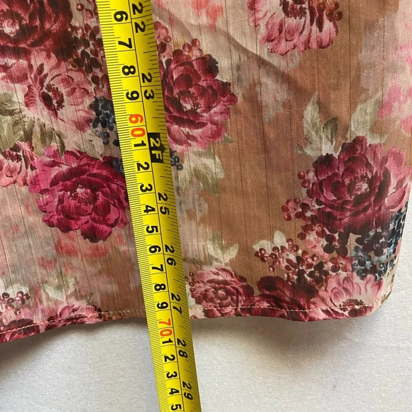 Torrid Mock Neck Tank Crinkle Chiffon Floral Tan Blouse Sz 2 - Picture 8 of 9